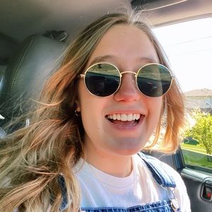 Meet your Posher, Mackenzie